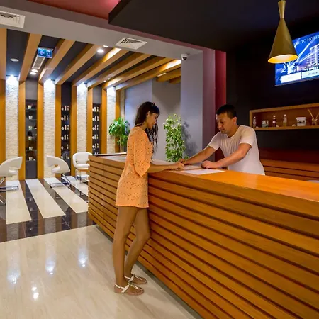 Hotell Sunport 5*